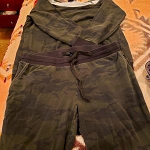Torrid sweat suit sz 2